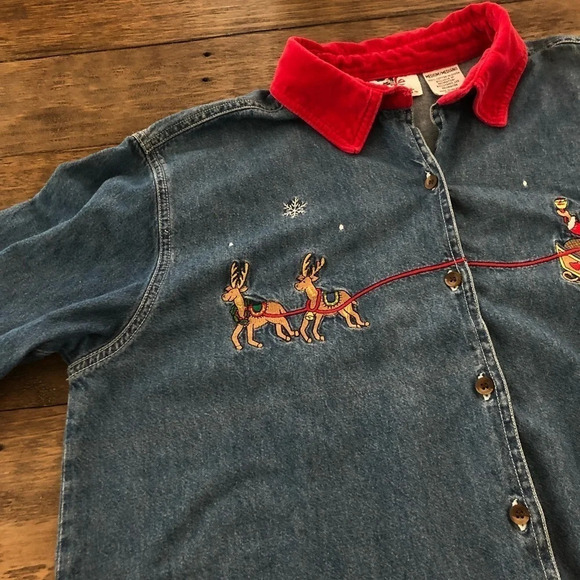 Vintage Nutcracker Denim Embroidered Christmas Santa Sleigh Bear Button Up Shirt - Picture 6 of 9